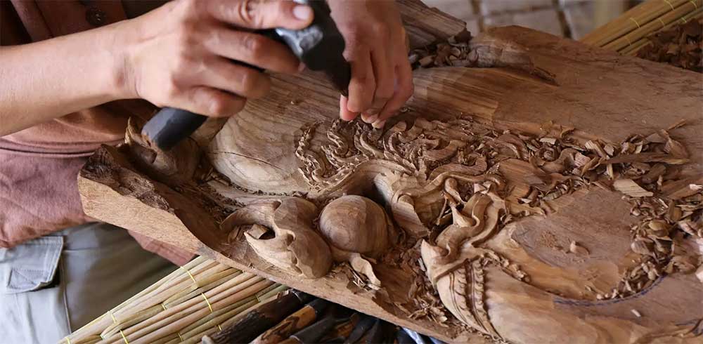 thèmes et motifs des sculptures sur bois en Thaïlande
